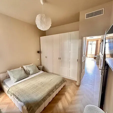 Le Petit Palace דירה *